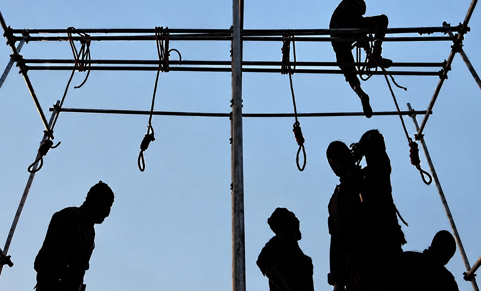 Twelve prisoners at risk of execution in Isfahan protest case, lawyer says 