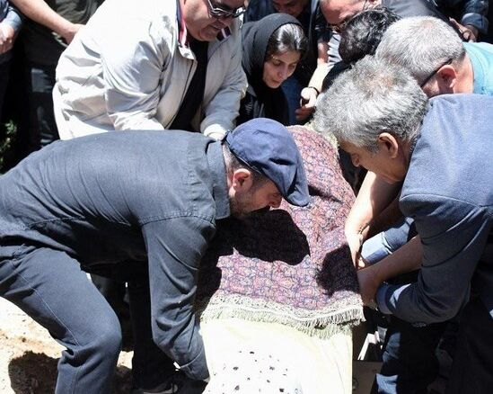 مراسم خاکسپاری زری خوشکام