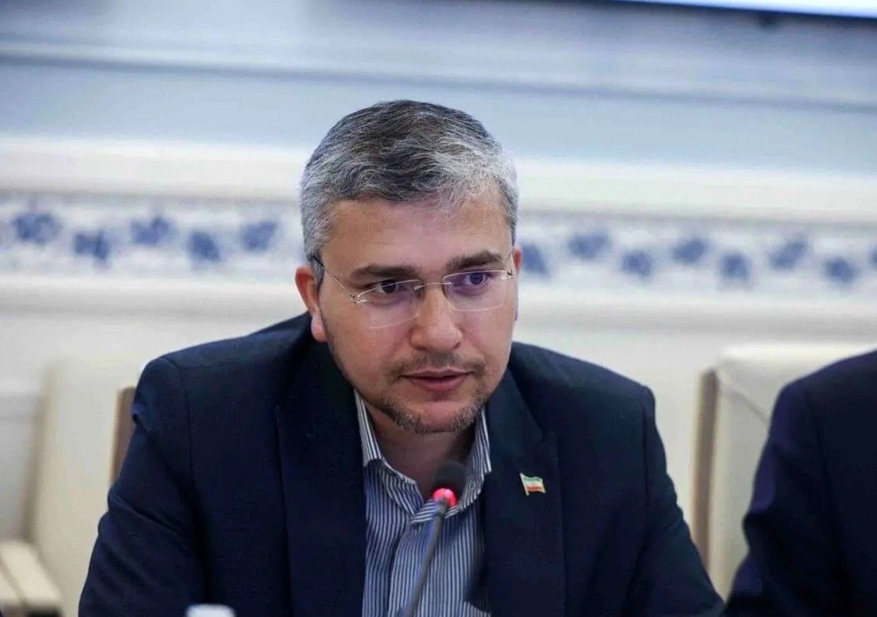 سخنگوی کمیسیون امنیت ملی مجلس: بدون اجازه ما یک لیتر نفت از تنگه هرمز عبور نمی‌کند