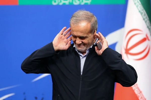 عقب مجازر النظام بحقهم.. الرئيس الإيراني يصف قتلى وجرحى الاحتجاجات بـ "المضطربين نفسيًا"