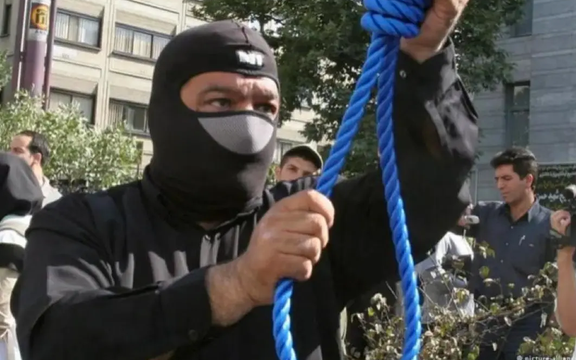 ناشطات إيرانيات: الإعدامات الجديدة تكشف ضعف النظام وهوانه