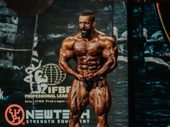 خروش هادی چوپان علیه مسترالمپیا: نمیدانستم باید بدن بزرگ و زین زیاد داشتهباشی