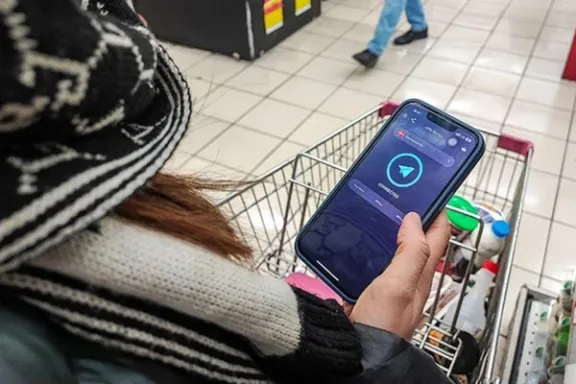 Nationwide internet outage hits Iran as evening protests ramp up