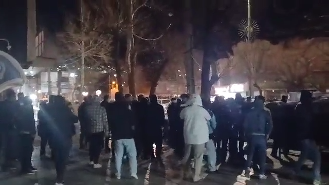 ادامه اعتراضات ضدحکومتی: معترضان در شماری از شهرهای ایران به خیابان‌ها آمدند