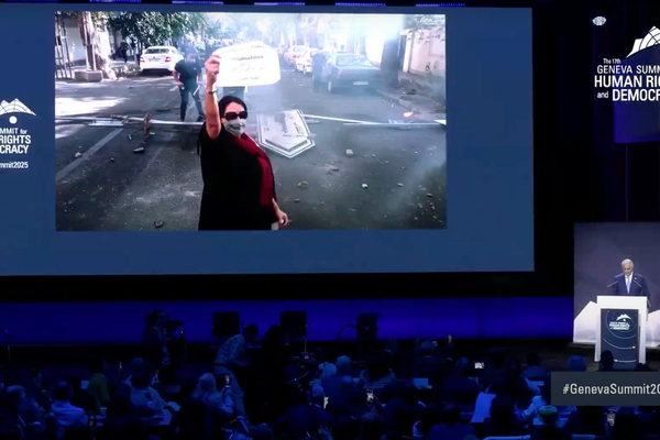 قمة جنيف تسلط الضوء على نضال الإيرانيين ضد انتهاكات حقوق الإنسان في إيران