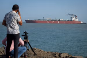 Iran floats Hormuz transit tolls as Persian Gulf states warn of military response