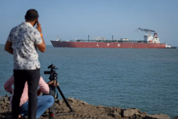 Iran floats Hormuz transit tolls as Persian Gulf states warn of military response