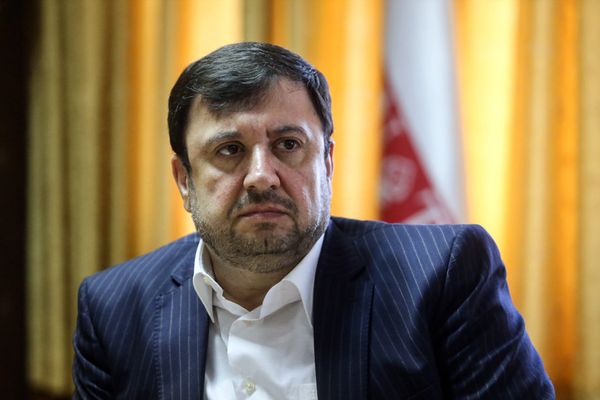 مسؤول إيراني سابق: الحكومة والصناعات النووية وشبكات النقل والوقود والموانئ مخترقة