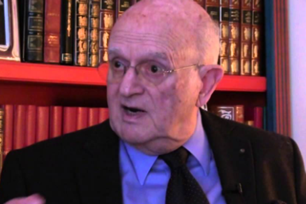 هوشنگ نهاوندی، از مقامهای دوره پهلوی درگذشت