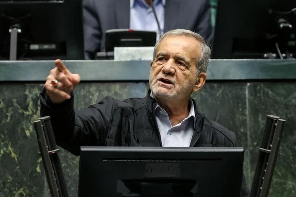 الرئيس الإيراني: الدعم يصل إلى الأغنياء أكثر من الفقراء