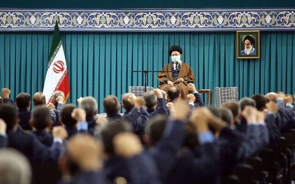 خامنهای خواستار مقابله جهادی با «تهاجم رسانهای» شد