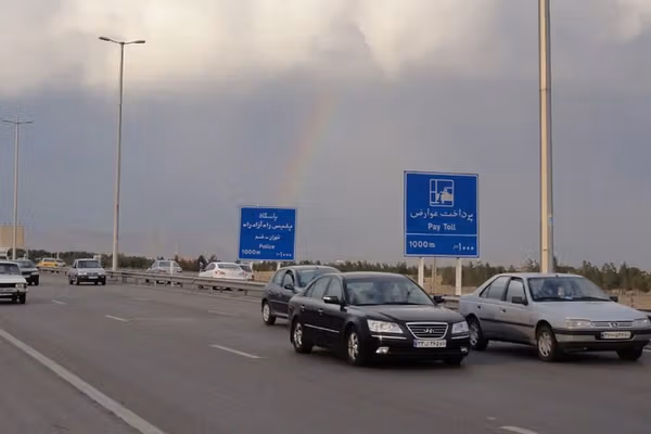 عوارض آزادراهها برای خودروهای سنگین تا ۱۰۰ درصد و برای سواریها تا ۵۰ درصد افزایش یافت