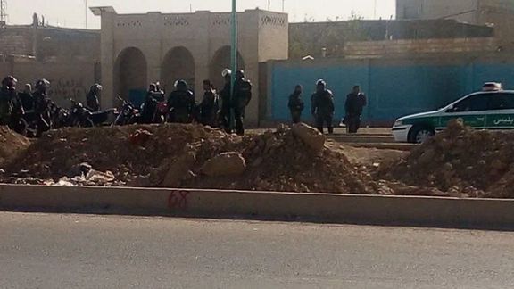 Police forces at the scene of a deadly brawl in Meybod in the central Yazd province (December 2023)