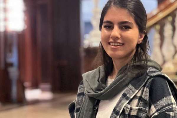 سبق ودعمت "انتفاضة المرأة".. مرور 11 يومًا على اختفاء فتاة إيرانية دون معرفة مصيرها