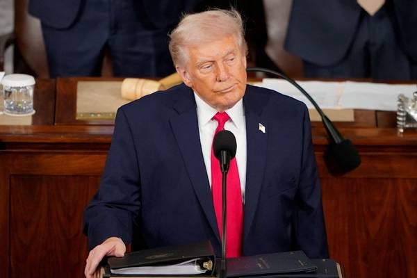 البيت الأبيض: ترامب مستعد لاتخاذ إجراء عسكري ضد إيران إذا لزم الأمر