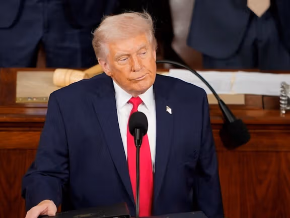 کاخ سفید: ترامپ در صورت لزوم آماده اقدام نظامی علیه ایران است