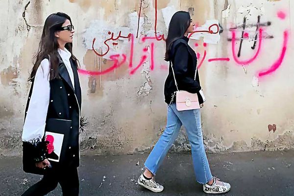 New Bill Proposes Heavy Hijab Fines For Iran’s Celebrities