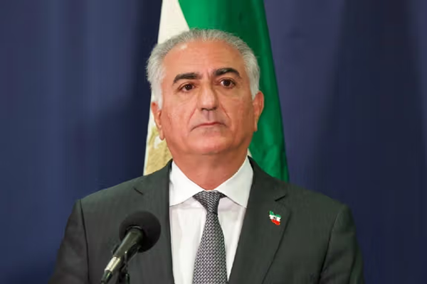 ولي عهد إيران السابق: الوضع الاقتصادي سيواصل التدهور مادام نظام خامنئي قائمًا