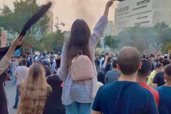 اورشلیمپست: نسل جدید در ایران فساد و سرکوب را دشمن میداند نه آمریکا و اسرائیل را