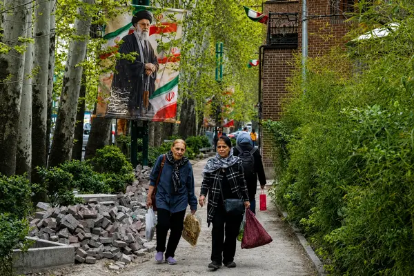 Pezeshkian says Iranians must accept inflation as country is in war