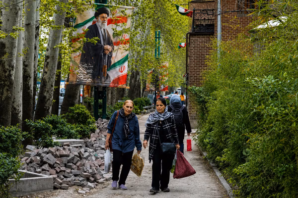 Pezeshkian says Iranians must accept inflation as country is in war