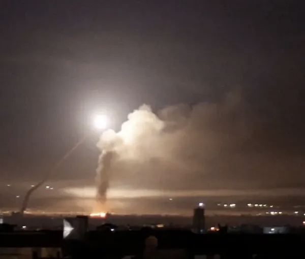 رویترز: تشدید حمله‌های اسرائیل به سوریه برای ممانعت از انتقال مهمات ایران از راه هوایی است