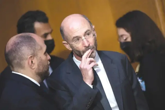 افبیآی درباره مجرم بودن راب مالی در ارتباط با اطلاعات طبقهبندی شده تحقیق میکند