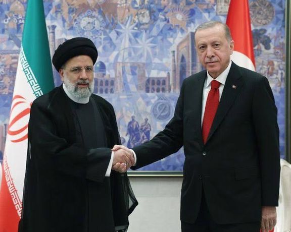 Iran’s President Ebrahim Raisi (left) and his Turkish counterpart Recep Tayyip Erdoğan on the sidelines of the of the 22nd Shanghai Cooperation Organization (SCO) summit in the Uzbek city of Samarkand in September 2022
