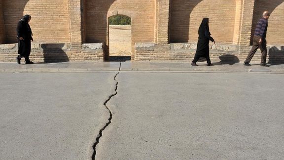 گزارش «هممیهن» از فرونشست زمین در اصفهان: بسیاری ساختمانها دچار شکاف شدهاند