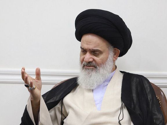 امام جمعه قم: اگر آمریکا هم آدم شود، مانعی برای رابطه نداریم