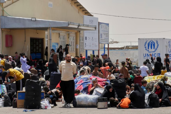 طرد عشرات الآلاف من الأفغان.. إيران تصرّ على ترحيل الأجانب بعد الهجمات الإسرائيلية