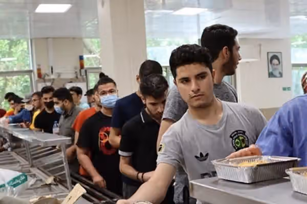رییس دانشگاه الزهرا: پیمانکارها بهدلیل افزایش قیمت، مسئولیت تغذیه دانشجویان را نمیپذیرند