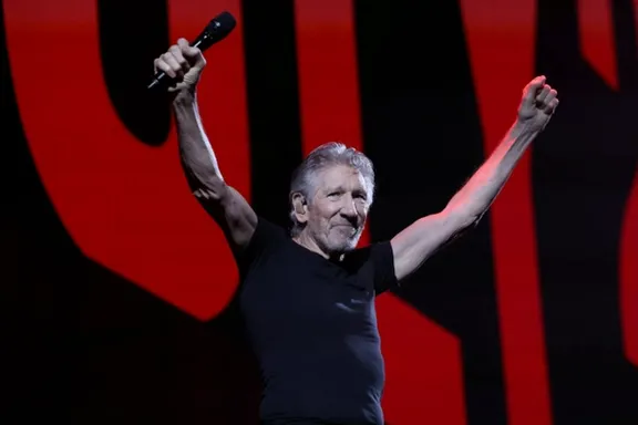 عذرخواهی راجر واترز از مردم ایران: من هرگز از حکومت مذهبی ایران حمایت نمیکنم