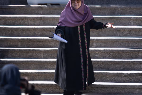 سخنگوی دولت احتمال تغییر قیمت بنزین آزاد را رد نکرد