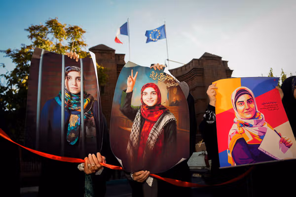 روزنامه لوموند: آزادی زوج فرانسوی در ایران به سرنوشت مهدیه اسفندیاری گره خورده است