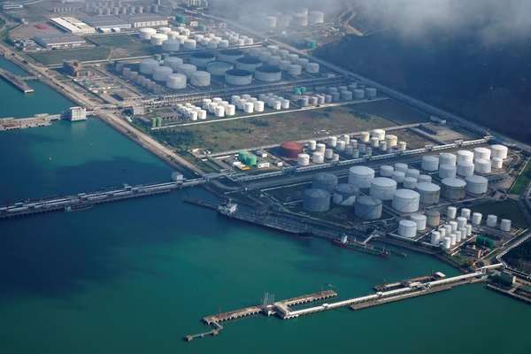 China refiners turn to Russian oil as Iran faces rising uncertainty