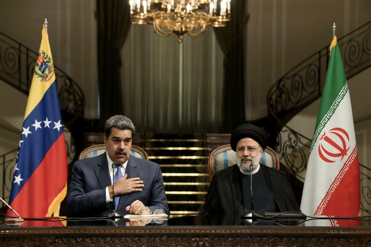 امضای سند همکاری میان ایران و ونزوئلا؛ رئیسی: رفع اَبَر تورم ونزوئلا یعنی جواب دادن مقاومت