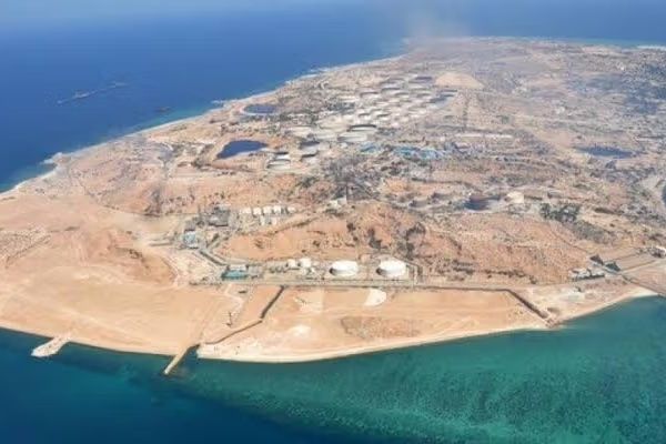 GCC urges Iran to resolve islands dispute, calls for role in nuclear talks