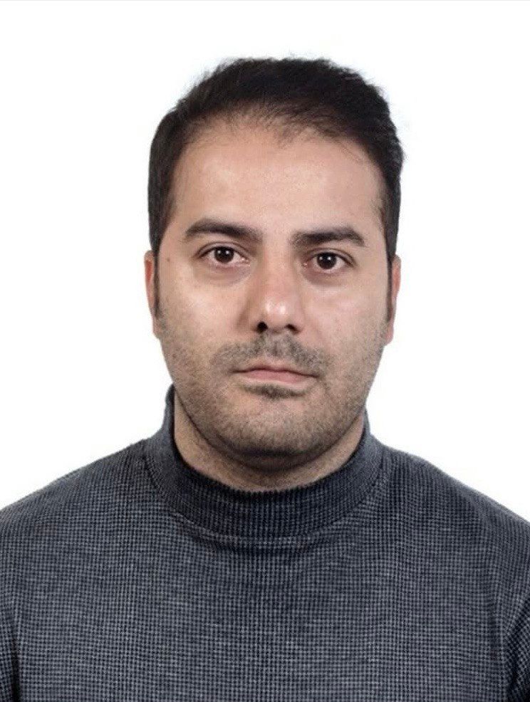 سجاد فتحی برای فيلمبرداری از خانه تخريب شده خود در جنگ ۱۲ روزه به پنج سال حبس محکوم شد