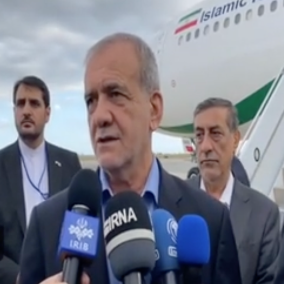 پزشکیان هنگام ورود به آمریکا: به جای جنگ، دنیایی درست کنیم که همه راحت در آن زندگی کنند