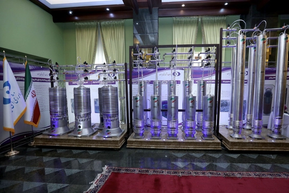 "نيويورك تايمز": إيران تدرس نهجا أسرع لصنع أسلحة نووية.. وواشنطن تعلم