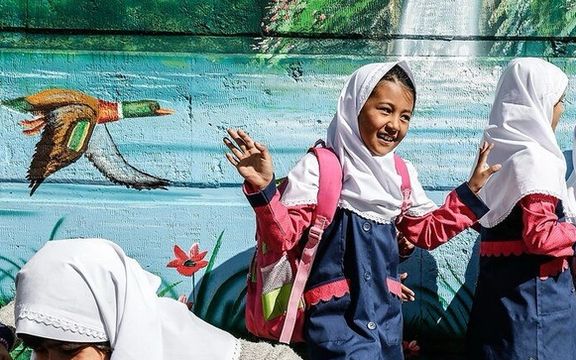 آییننامه جدید آموزش و پرورش هزاران دانشآموز افغانستانی را از تحصیل در ایران محروم کرد