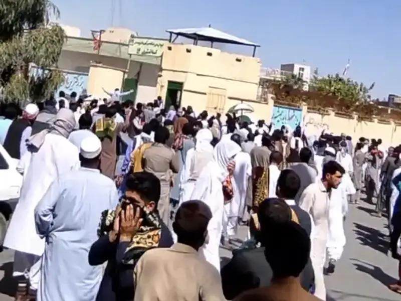 العفو الدولية تطالب السلطات الإيرانية بوقف الهجمات ضد المتظاهرين والمصلين البلوش