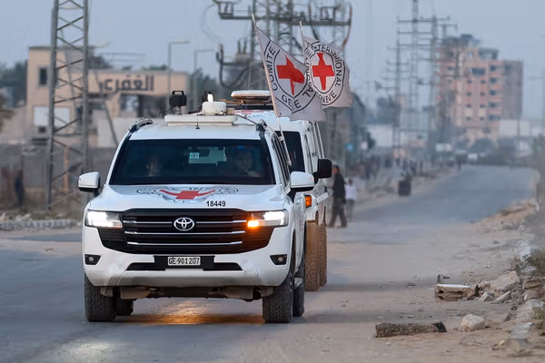 اسرائیل پیکر سه گروگان دیگر را از حماس تحویل گرفت