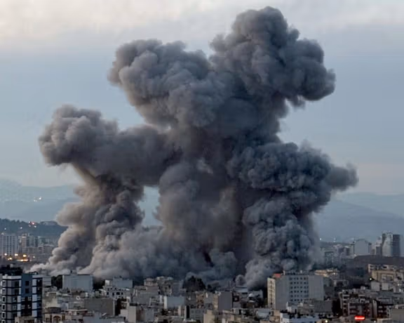 سفارت سابق آمریکا در تهران بمباران شد