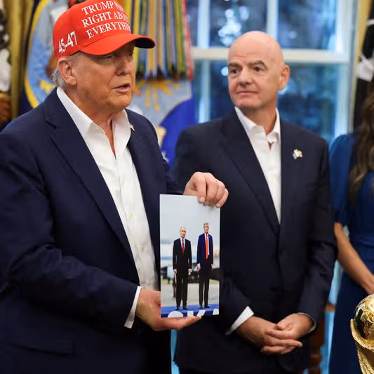 تصمیمات ترامپ درباره ممنوعیت سفر، وضعیت برگزاری جامجهانی فوتبال را پیچیده کرده است