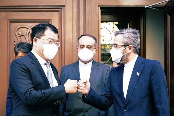 'Close Hormuz Strait To South Korea', Hardline Tehran Daily Says