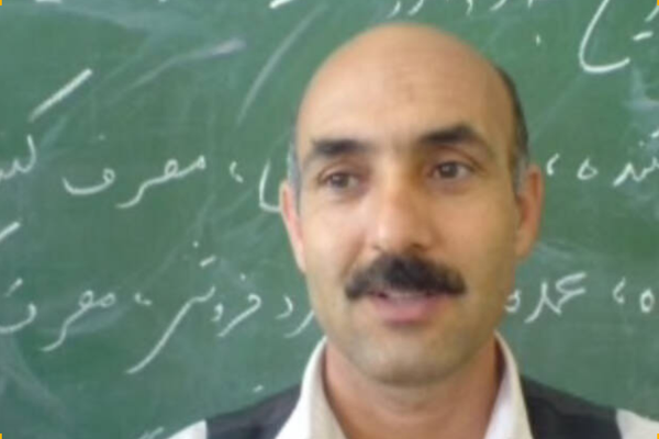 بعد الاعتداء عليه.. اعتقال عضو بنقابة المعلمين الإيرانيين