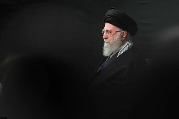 فعالان سیاسی و مدنی در ایران: خامنهای و نظام استبداد دینی مانع اصلی نجات ایران هستند