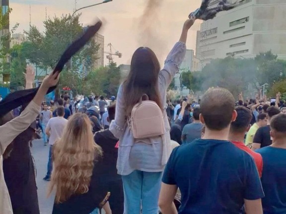 A scene of Woman, Life, Freedom protests, 2022
